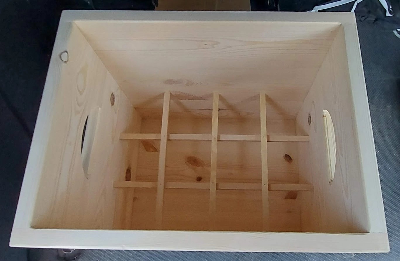 Skrzynka na piwo 12 butelek - przegródki - obrazek 2